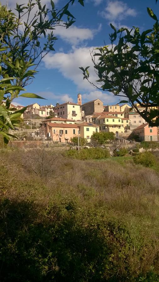 B&B Ca' De Pippu Diano Castello Exterior photo