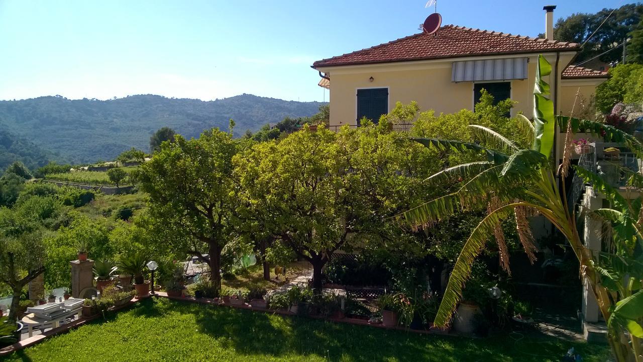 B&B Ca' De Pippu Diano Castello Exterior photo